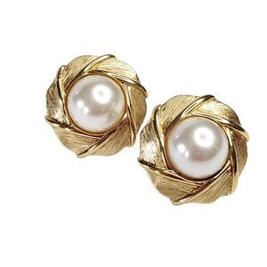 Vintage Napier Earrings Round Gold Tone Faux Pearl Love Knot Clip Screw Back